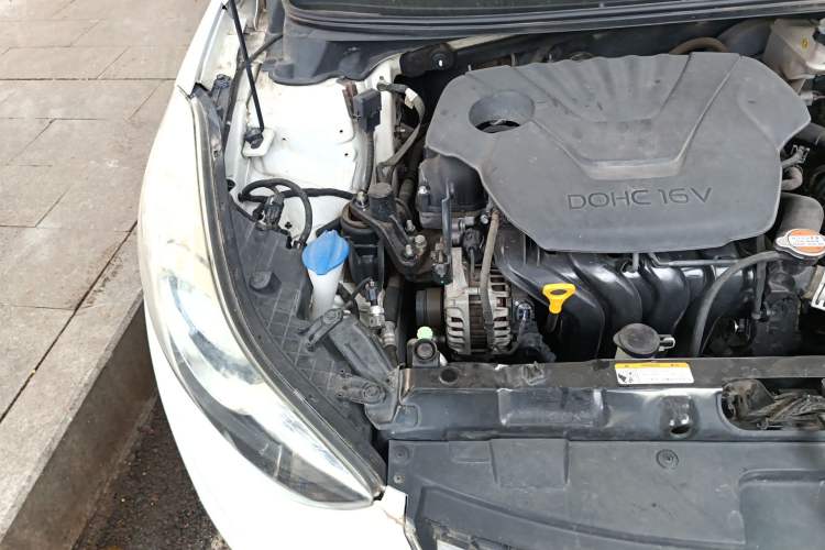 Used Hyundai Elantra (5th Generation / Langdong) 2015 1.6L Automatic Luxury Model Engine Bay Right