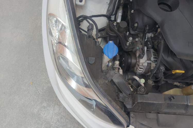 Used Hyundai Elantra (5th Generation / Langdong) 2015 1.6L Automatic Luxury Model Engine Bay Right