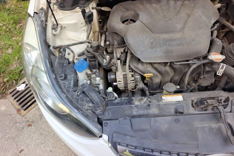 Used Hyundai Elantra (5th Generation / Langdong) 2015 1.6L Automatic Luxury Model Engine Bay Right