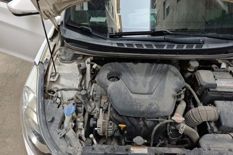 Used Hyundai Elantra (5th Generation / Langdong) 2015 1.6L Manual Leading Model Engine Bay Right