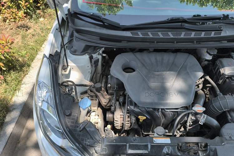 Used Hyundai Elantra (5th Generation / Langdong) 2015 1.6L Manual Leading Model Engine Bay Right