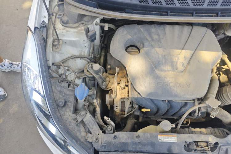Used Hyundai Elantra (5th Generation / Langdong) 2015 1.6L Automatic Luxury Model Engine Bay Right