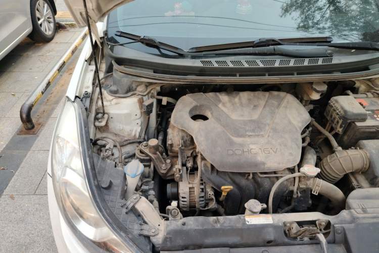 Used Hyundai Elantra (5th Generation / Langdong) 2015 1.6L Automatic Leading Model Engine Bay Right