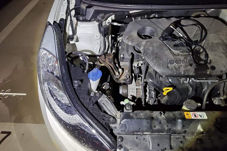 Used Hyundai Elantra (5th Generation / Langdong) 2015 1.6L Manual Leading Model Engine Bay Right