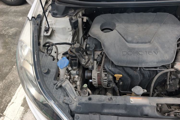 Used Hyundai Elantra (5th Generation / Langdong) 2015 1.6L Automatic Luxury Model Engine Bay Right