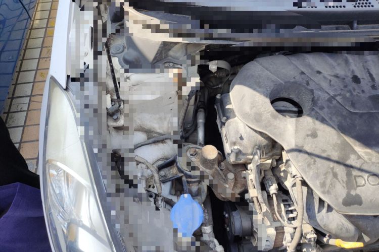 Used Hyundai Elantra (5th Generation / Langdong) 2015 1.6L Automatic Luxury Model Engine Bay Right