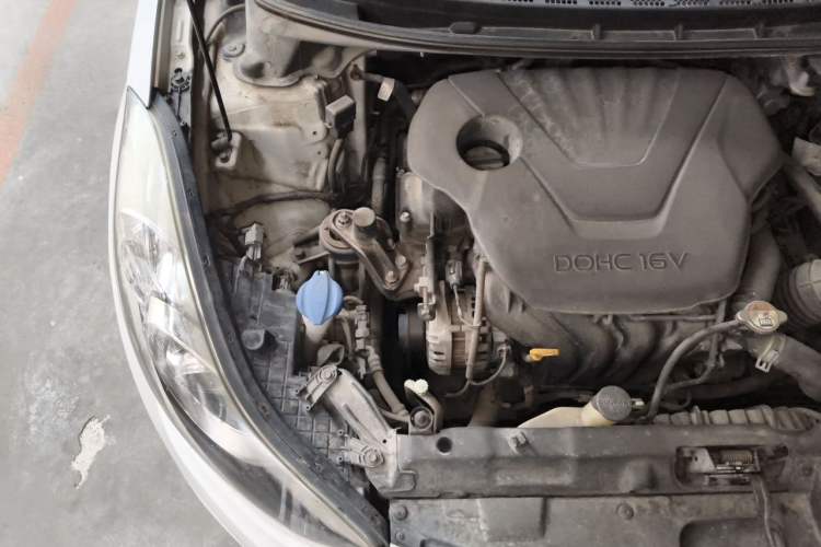 Used Hyundai Elantra (5th Generation / Langdong) 2015 1.6L Automatic Luxury Model Engine Bay Right