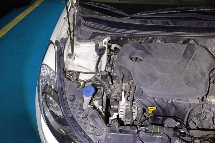 Used Hyundai Elantra (5th Generation / Langdong) 2015 1.6L Automatic Fashion Model Engine Bay Right