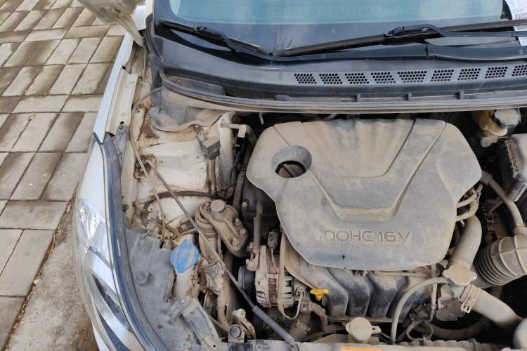 Used Hyundai Elantra (5th Generation / Langdong) 2015 1.6L Automatic Fashion Model Engine Bay Right