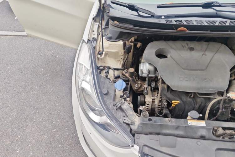 Used Hyundai Elantra (5th Generation / Langdong) 2015 1.6L Automatic Leading Model Engine Bay Right