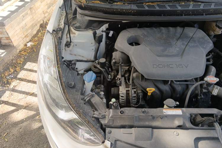 Used Hyundai Elantra (5th Generation / Langdong) 2015 1.6L Automatic Luxury Model Engine Bay Right