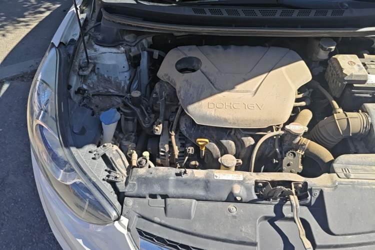 Used Hyundai Elantra (5th Generation / Langdong) 2015 1.6L Automatic Luxury Model Engine Bay Right