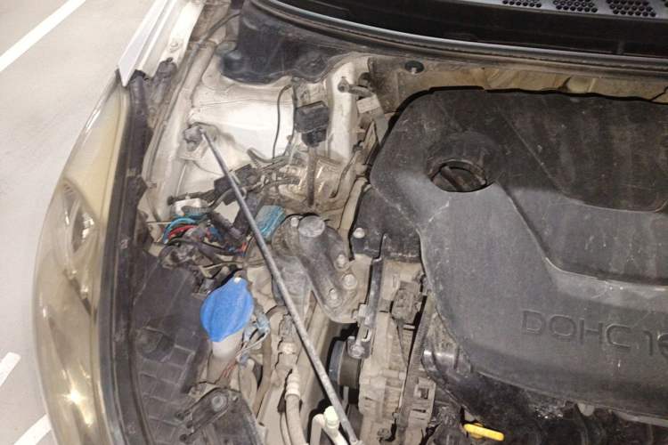 Used Hyundai Elantra (5th Generation / Langdong) 2015 1.6L Automatic Luxury Model Engine Bay Right
