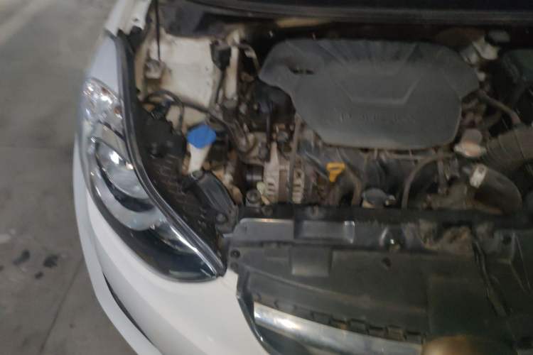 Used Hyundai Elantra (5th Generation / Langdong) 2015 1.6L Manual Leading Model Engine Bay Right