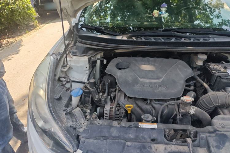 Used Hyundai Elantra (5th Generation / Langdong) 2015 1.6L Automatic Luxury Model Engine Bay Right