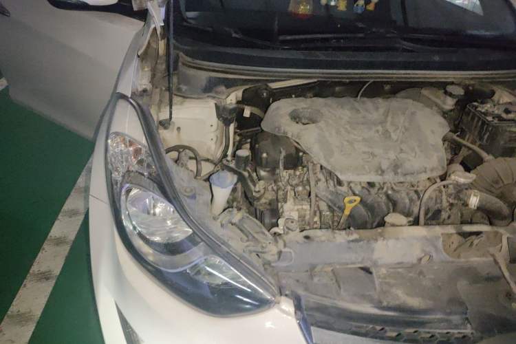 Used Hyundai Elantra (5th Generation / Langdong) 2015 1.6L Automatic Luxury Model Engine Bay Right