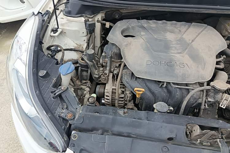 Used Hyundai Elantra (5th Generation / Langdong) 2015 1.6L Automatic Fashion Model Engine Bay Right