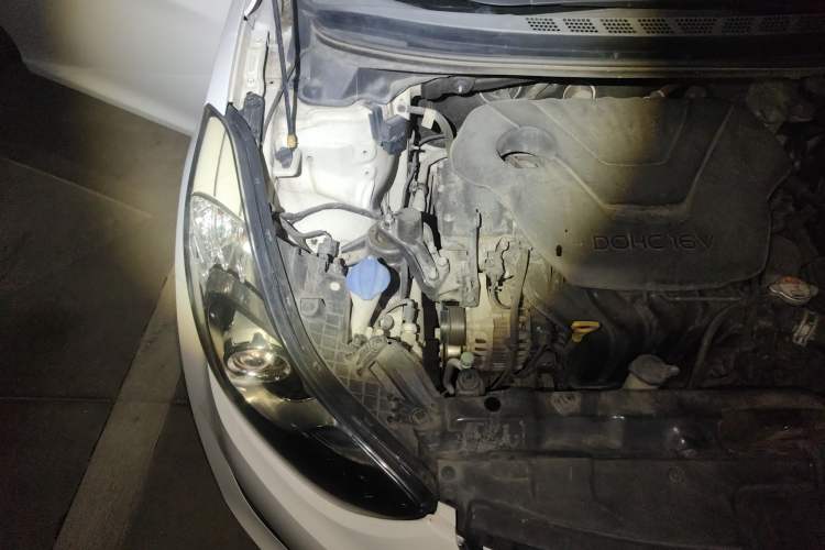 Used Hyundai Elantra (5th Generation / Langdong) 2015 1.6L Automatic Luxury Model Engine Bay Right
