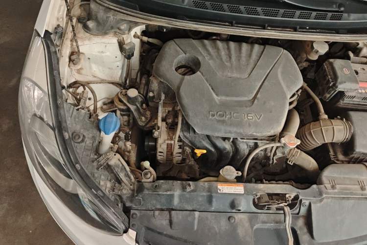 Used Hyundai Elantra (5th Generation / Langdong) 2015 1.6L Automatic Fashion Model Engine Bay Right