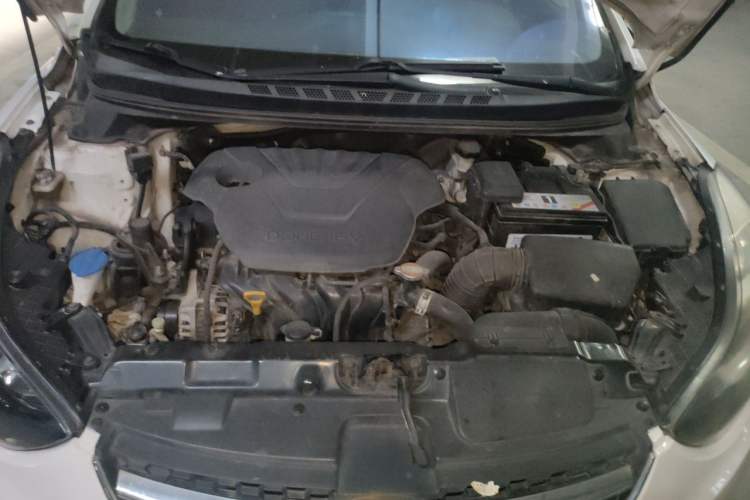 Used Hyundai Elantra (5th Generation / Langdong) 2015 1.6L Manual Leading Model Engine Bay