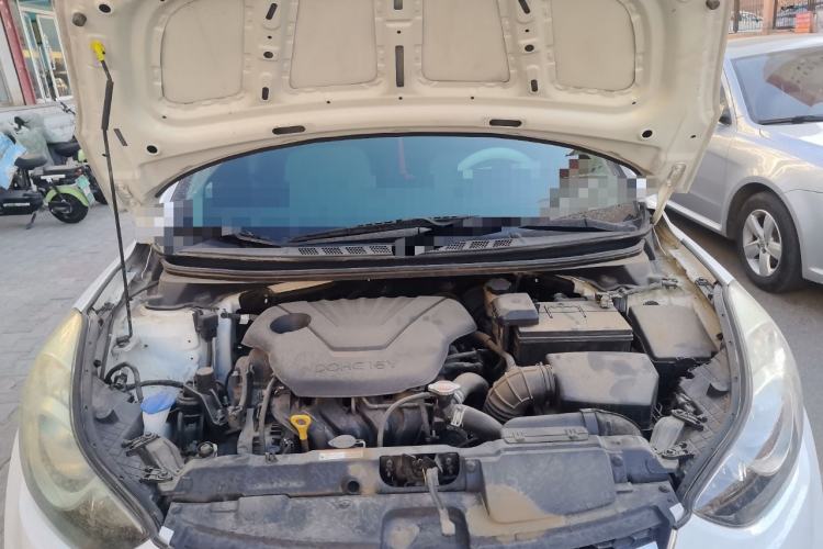 Used Hyundai Elantra (5th Generation / Langdong) 2015 1.6L Manual Fashion Edition Engine Bay