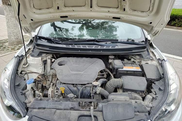 Used Hyundai Elantra (5th Generation / Langdong) 2015 1.6L Automatic Leading Model Engine Bay