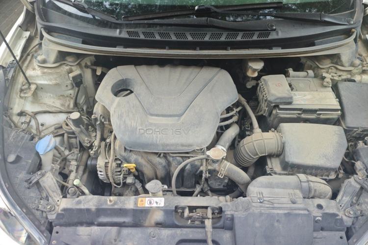 Used Hyundai Elantra (5th Generation / Langdong) 2015 1.6L Automatic Fashion Model Engine Bay