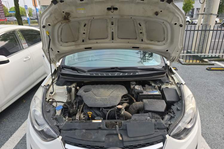 Used Hyundai Elantra (5th Generation / Langdong) 2015 1.6L Automatic Leading Model Engine Bay