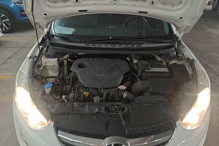 Used Hyundai Elantra (5th Generation / Langdong) 2015 1.6L Automatic Leading Model Engine Bay