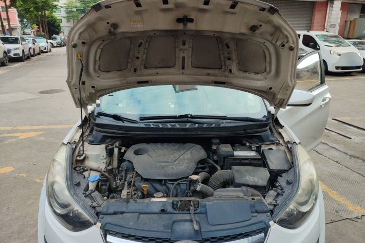 Used Hyundai Elantra (5th Generation / Langdong) 2015 1.6L Automatic Fashion Model Engine Bay
