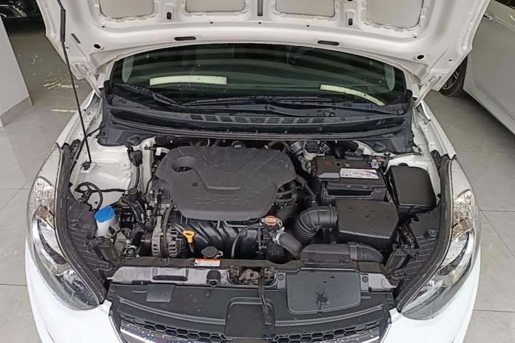 Used Hyundai Elantra (5th Generation / Langdong) 2015 1.6L Automatic Leading Model Engine Bay