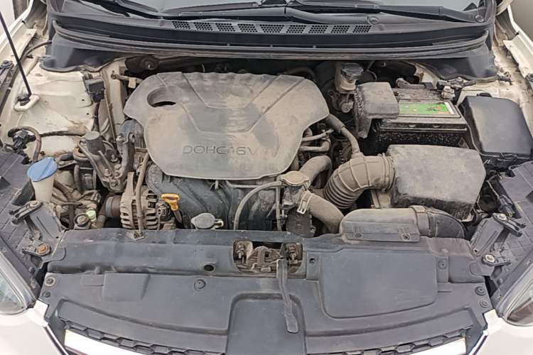 Used Hyundai Elantra (5th Generation / Langdong) 2015 1.6L Automatic Fashion Model Engine Bay
