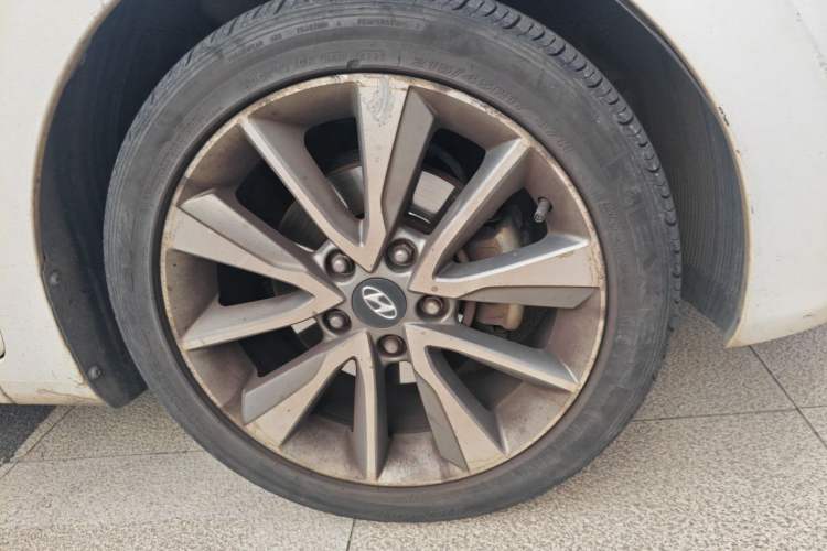 Used Hyundai Elantra (5th Generation / Langdong) 2015 1.6L Automatic Luxury Model Exterior 1