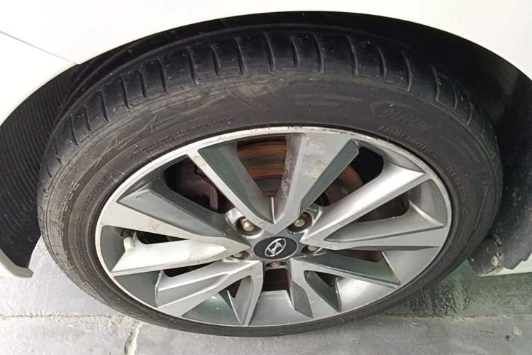 Used Hyundai Elantra (5th Generation / Langdong) 2015 1.6L Automatic Leading Model Exterior 1