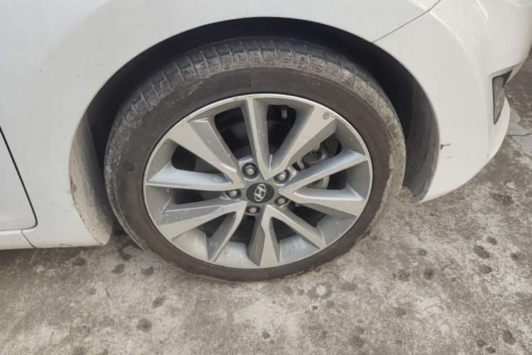 Used Hyundai Elantra (5th Generation / Langdong) 2015 1.6L Automatic Leading Model Exterior 1