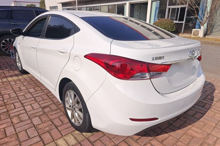 Used Hyundai Elantra (5th Generation / Langdong) 2015 1.6L Automatic Fashion Model Exterior 2