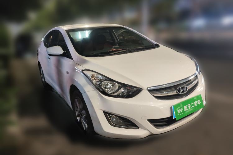 Used Hyundai Elantra (5th Generation / Langdong) 2015 1.6L Automatic Fashion Model Exterior 2