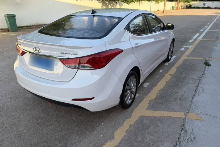 Used Hyundai Elantra (5th Generation / Langdong) 2015 1.6L Automatic Fashion Model Exterior 3