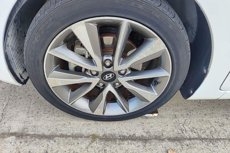 Used Hyundai Elantra (5th Generation / Langdong) 2015 1.6L Automatic Leading Model Exterior 4