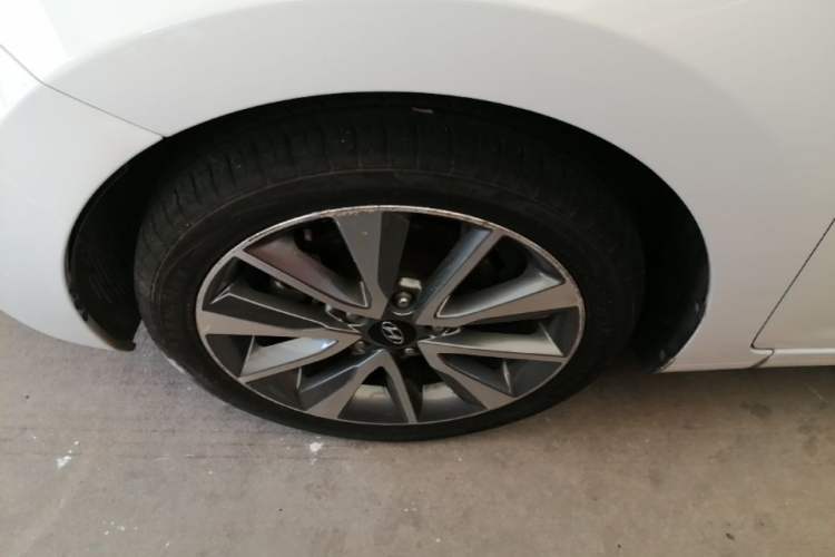 Used Hyundai Elantra (5th Generation / Langdong) 2015 1.6L Automatic Leading Model Exterior 4