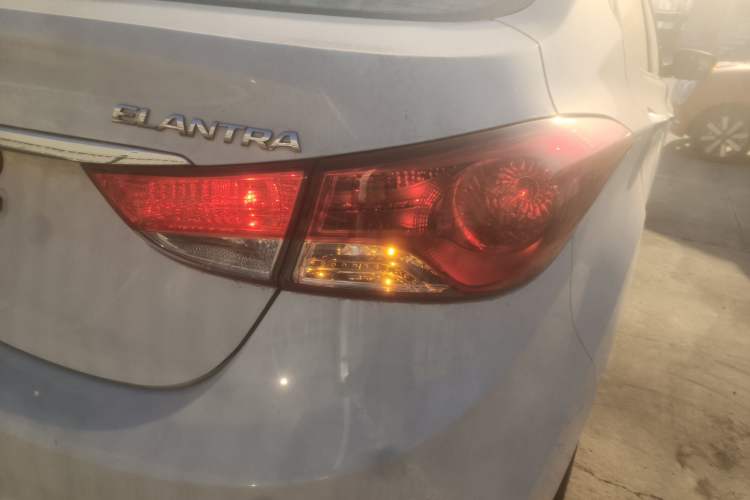 Used Hyundai Elantra (5th Generation / Langdong) 2015 1.6L Automatic Leading Model Exterior 6