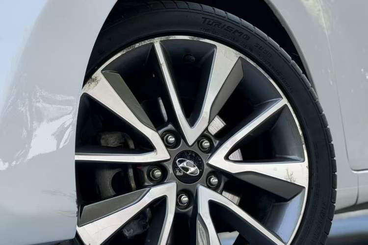 Used Hyundai Elantra (5th Generation / Langdong) 2015 1.6L Automatic Leading Model Exterior 8