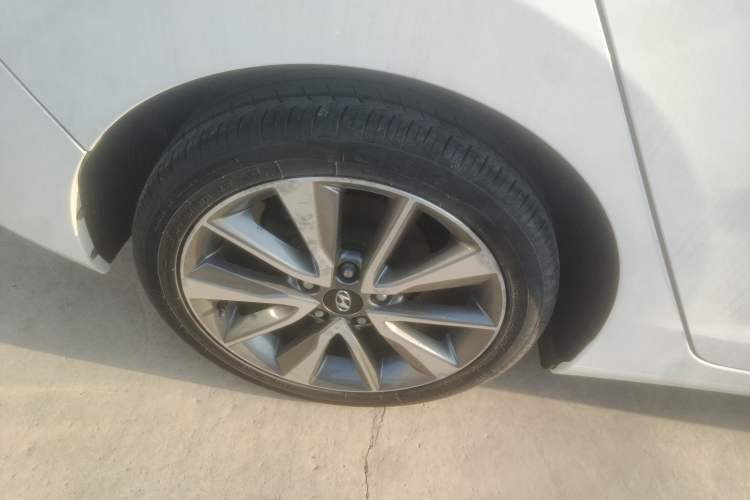 Used Hyundai Elantra (5th Generation / Langdong) 2015 1.6L Automatic Leading Model Exterior 8