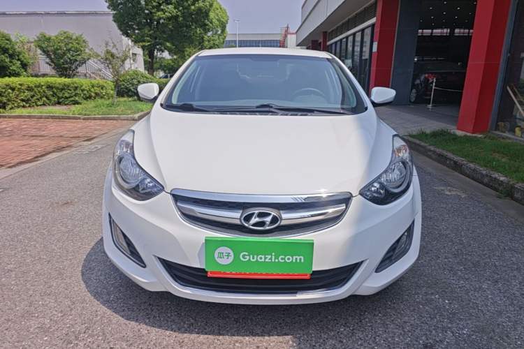 Used Hyundai Elantra (5th Generation / Langdong) 2015 1.6L Automatic Fashion Model Front