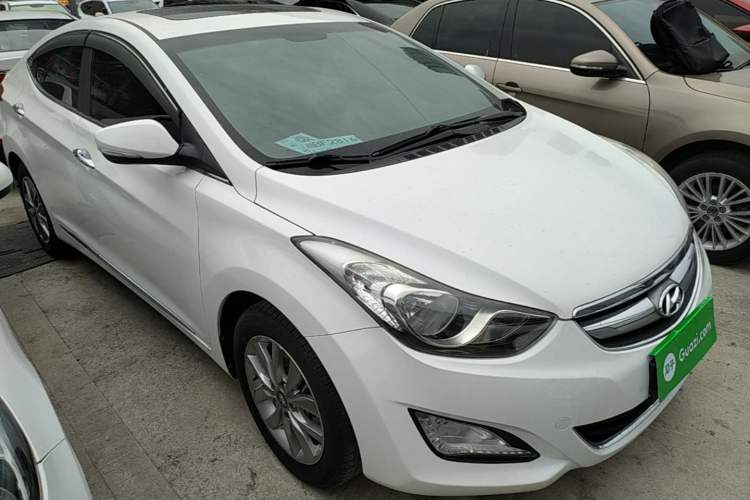Used Hyundai Elantra (5th Generation / Langdong) 2015 1.6L Manual Leading Model Front Right 45 Deg