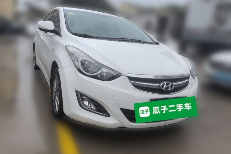 Used Hyundai Elantra (5th Generation / Langdong) 2015 1.6L Automatic Fashion Model Front Right 45 Deg