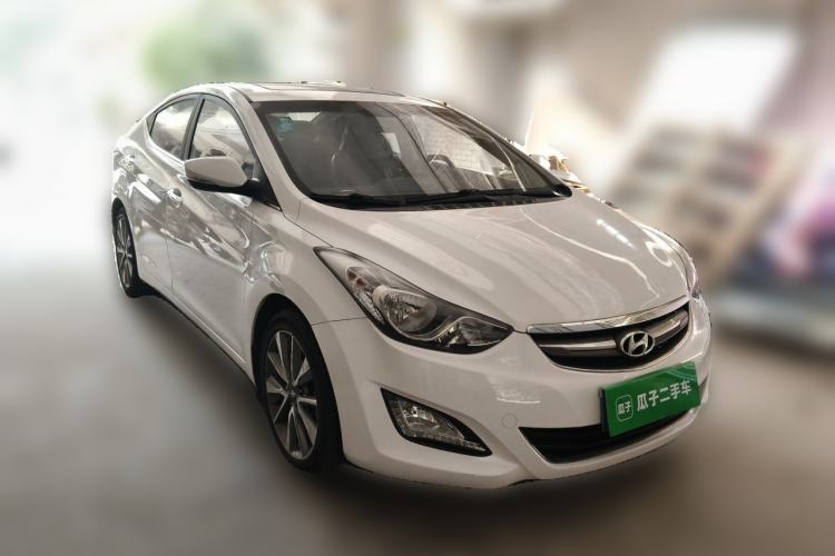 Used Hyundai Elantra (5th Generation / Langdong) 2015 1.6L Automatic Luxury Model Front Right 45 Deg