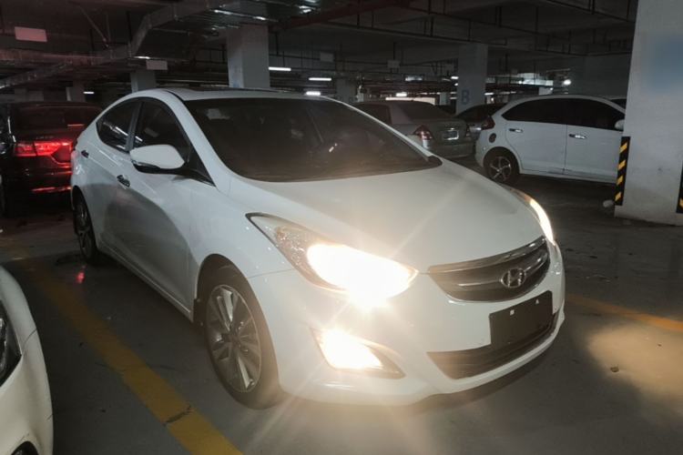 Used Hyundai Elantra (5th Generation / Langdong) 2015 1.6L Automatic Leading Model Front Right 45 Deg