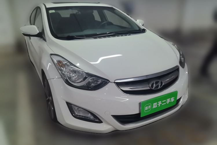 Used Hyundai Elantra (5th Generation / Langdong) 2015 1.6L Automatic Leading Model Front Right 45 Deg