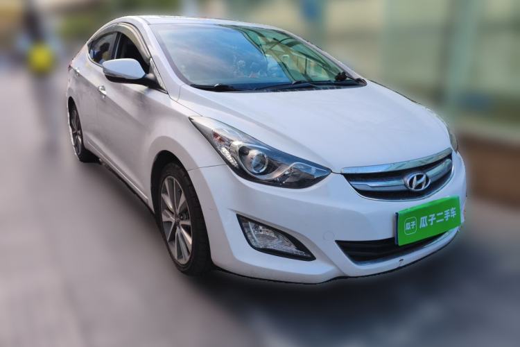 Used Hyundai Elantra (5th Generation / Langdong) 2015 1.6L Automatic Luxury Model Front Right 45 Deg